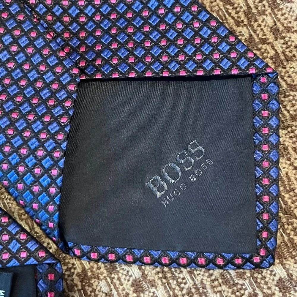 Hugo Boss Mens Silk Tie Blue Pink Geometric Square Office Italy 59x‎ 3 3/8